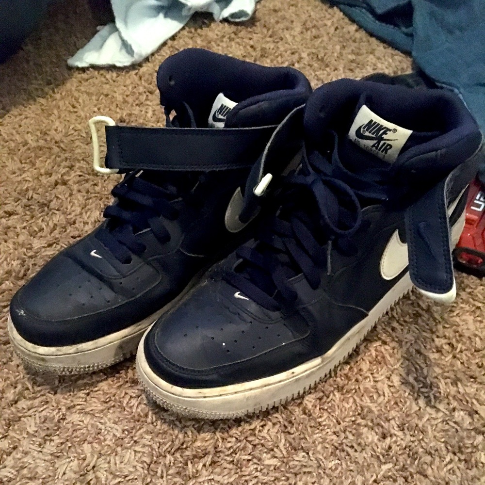 SIZE 9 AIR FORCE 1 HIGH TOPS